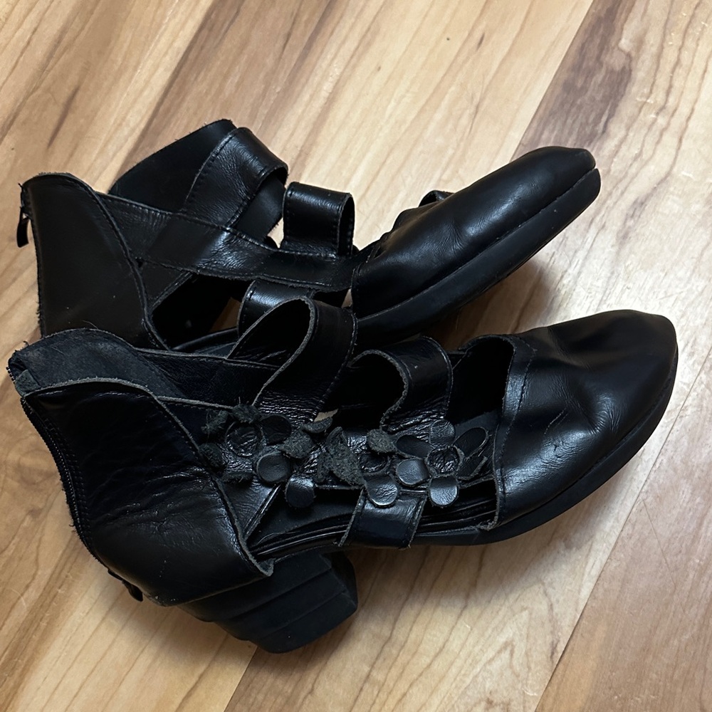 Black Leather Heeled Boots for Women